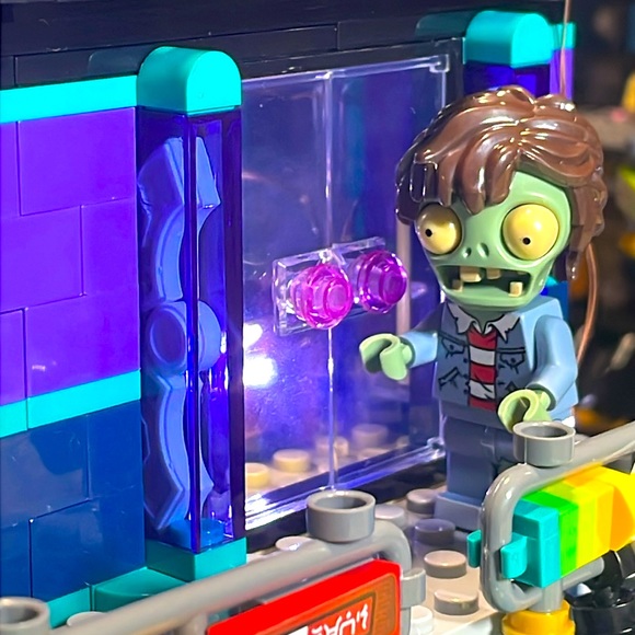 Arcade Zombie - Picture 5 of 5
